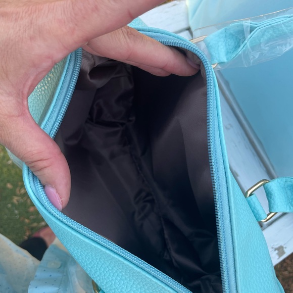 #162 Aqua Handbag - Picture 5 of 5